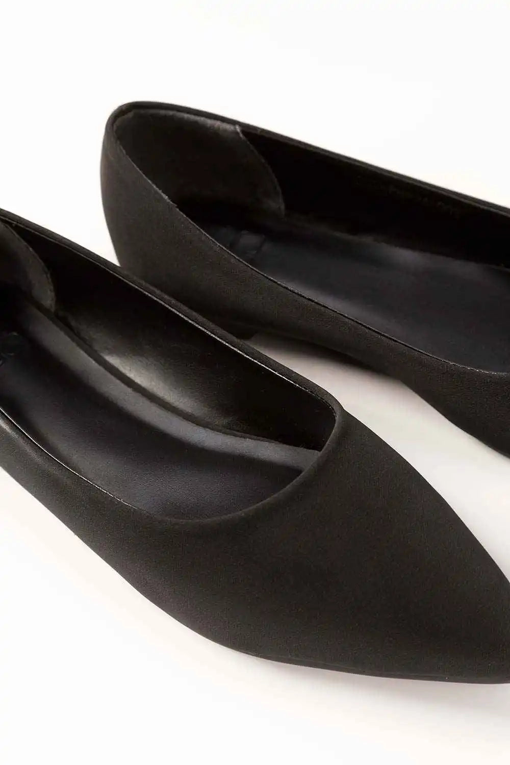 Black Pumps