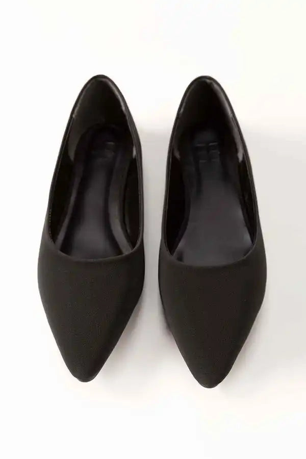Black Pumps