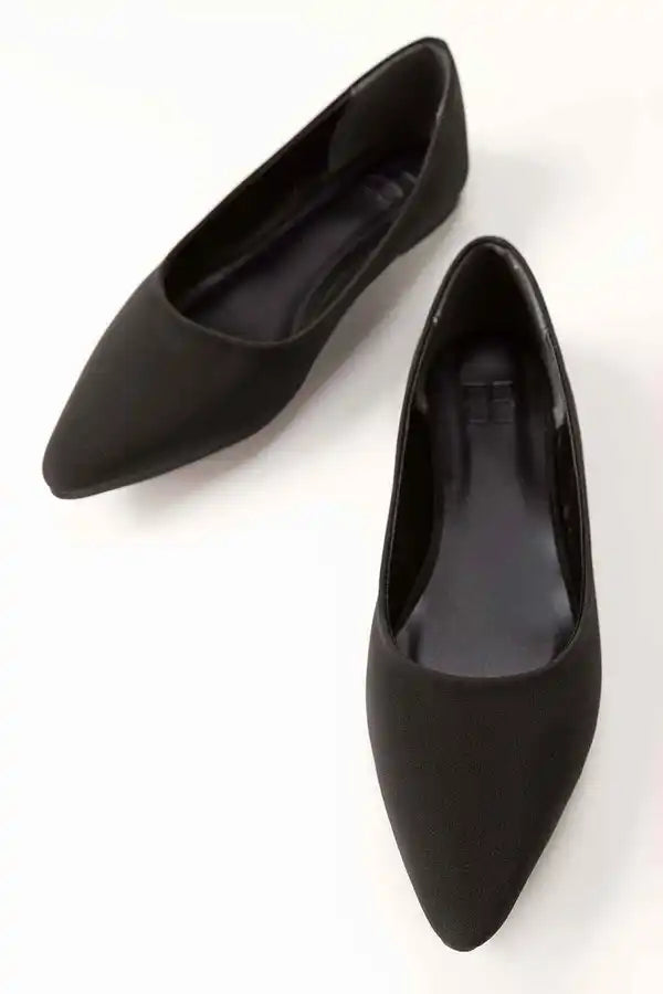 Black Pumps